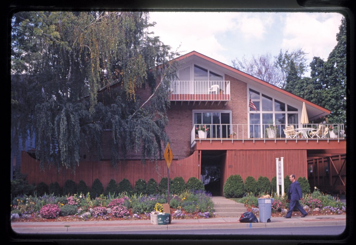 Front exterior of 921 E. Huron St. in 1990.