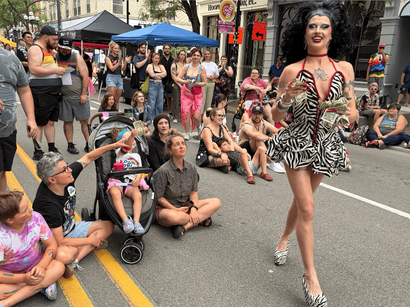 drag queen and crowd